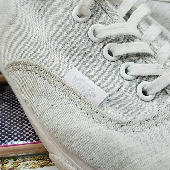 Vans | ✨Cute specks low tops size 7.5 - Picture 3 of 7